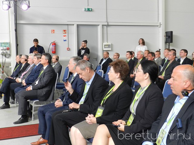 Tama raktárcsarnok átadó ünnepség 05